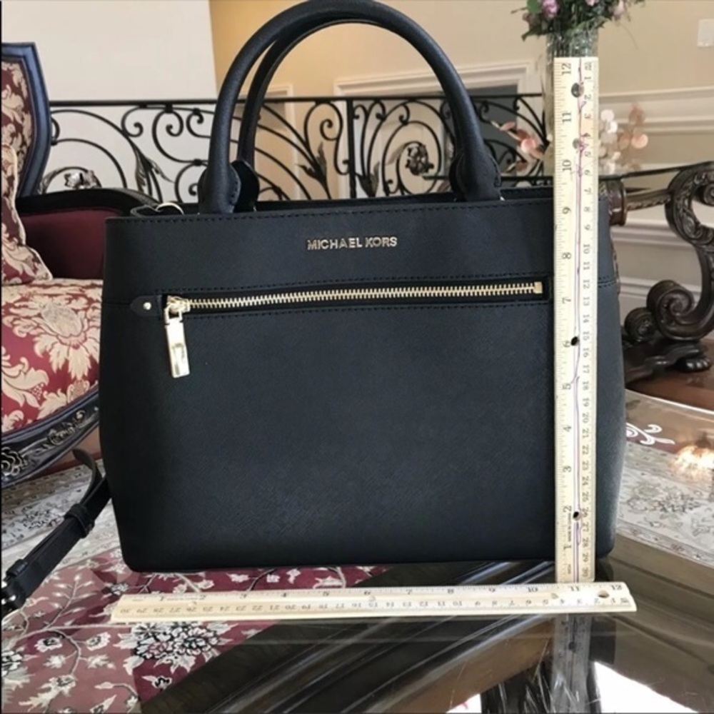 Michael kors Hailee Saffiano Leather Med Satchel